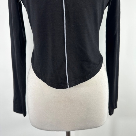 Reformation Stacey Knit Top Crop Mock Neck Women's Sz M Black White Sitches - Picture 6 of 15